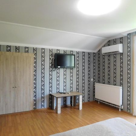 Гостевой дом Akaki's Боржоми Экстерьер фото